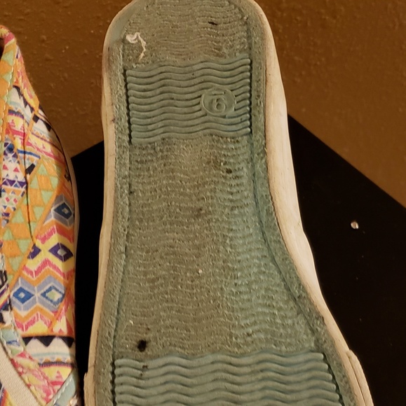 Flats - Picture 3 of 3